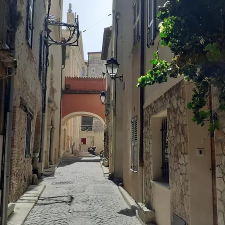 Appartement En Duplex Vue Mer A Antibes By Weekome شقة أنتيب