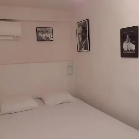 Appartement En Duplex Vue Mer A Antibes By Weekome *