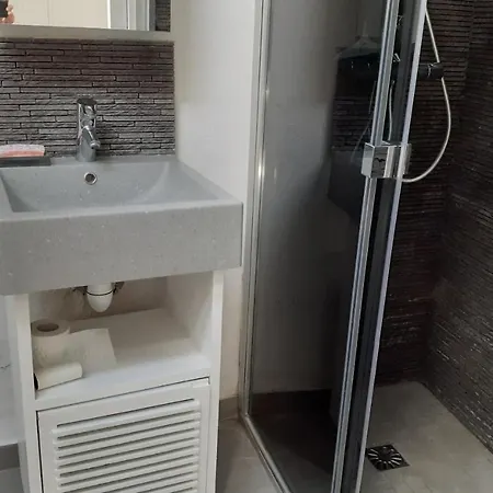 Appartement En Duplex Vue Mer A Antibes By Weekome アパート *